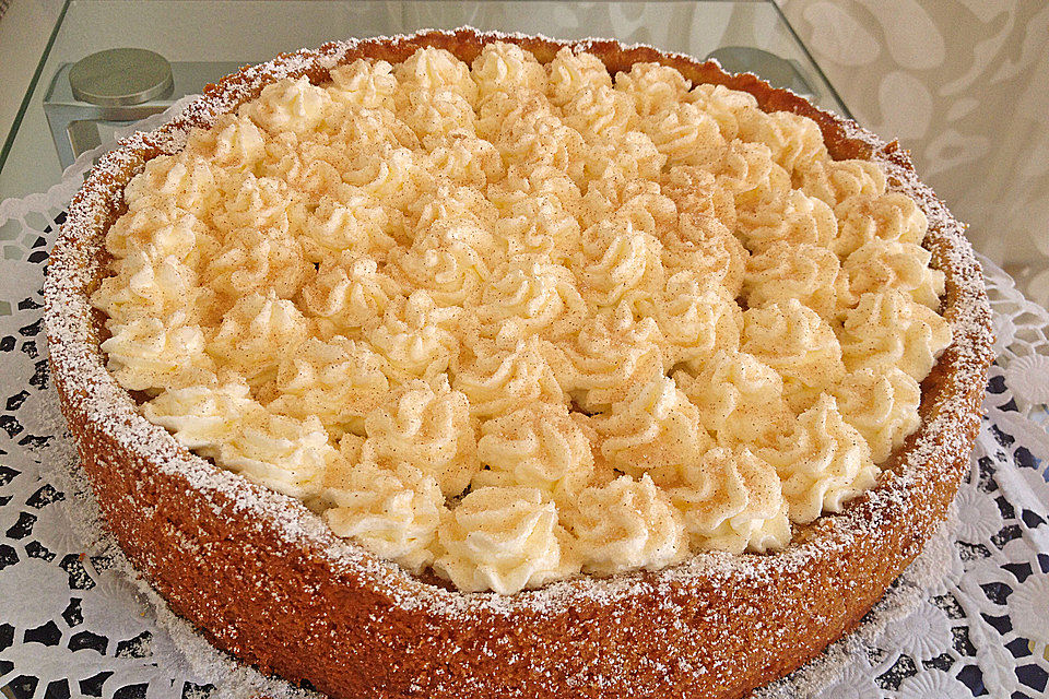 Apfelkuchen mit Zimt - Sahnehaube