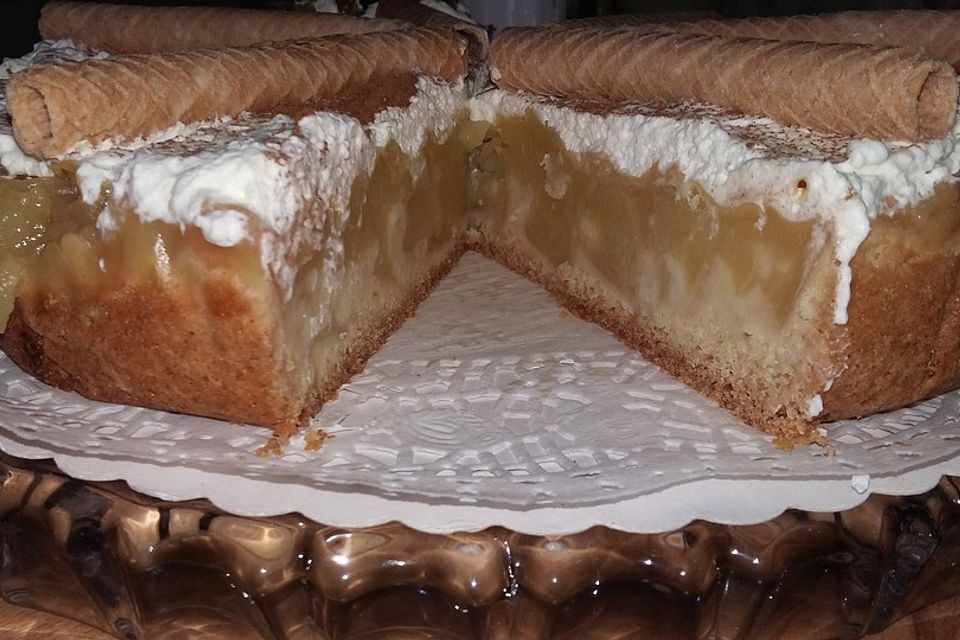 Apfelkuchen mit Zimt - Sahnehaube