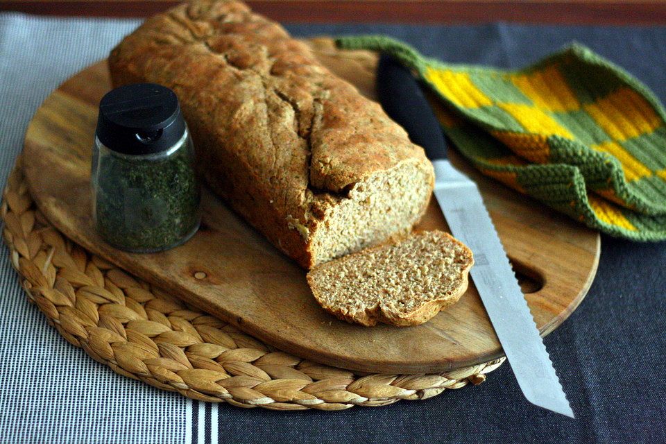 Dinkel-Bärlauchbrot mit Sonnenblumenkernen