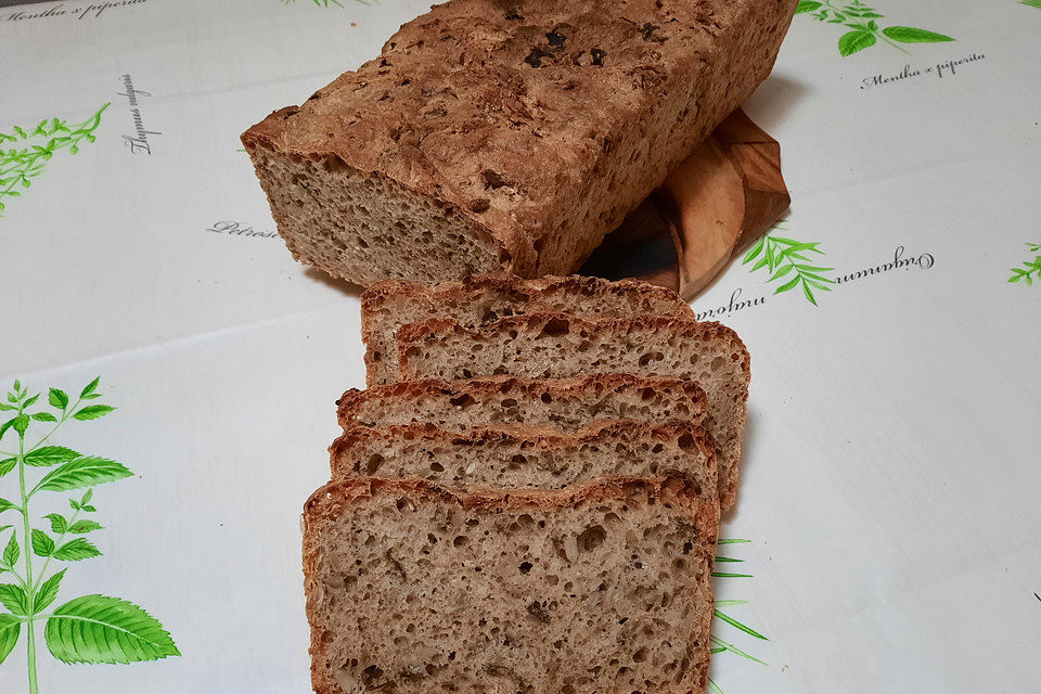 Dinkel-Bärlauchbrot mit Sonnenblumenkernen