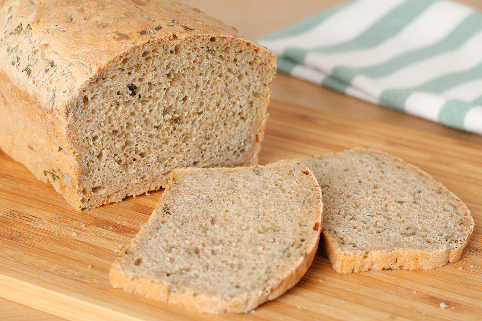 Dinkel-Bärlauchbrot mit Sonnenblumenkernen