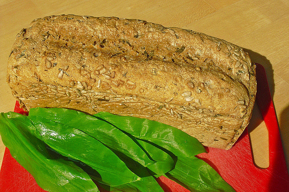 Dinkel-Bärlauchbrot mit Sonnenblumenkernen