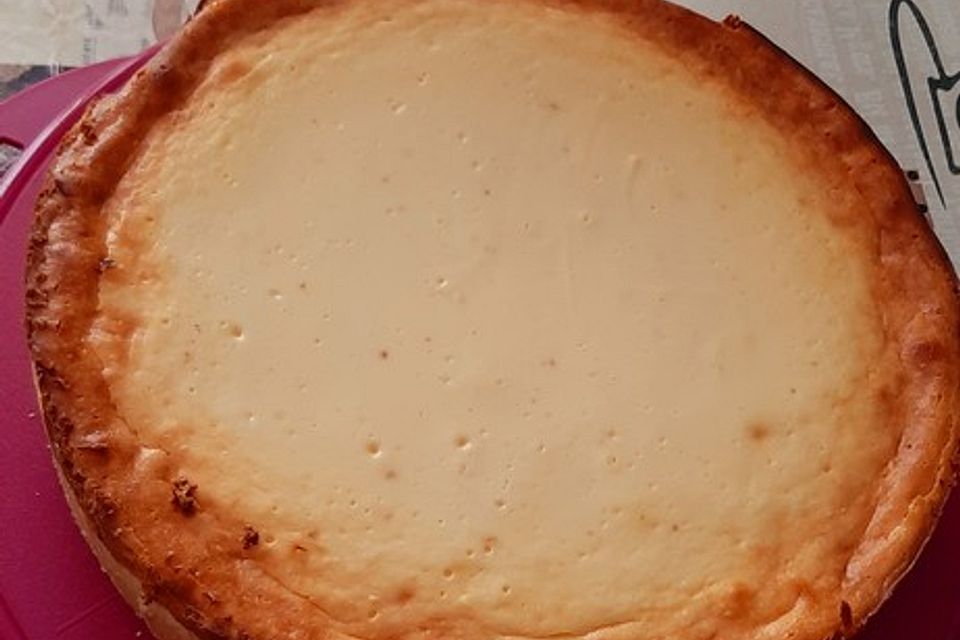 Käsekuchen mit Mürbeteigboden