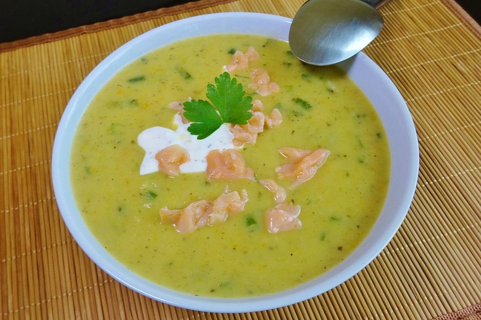 Kartoffelsuppe mit Lachs