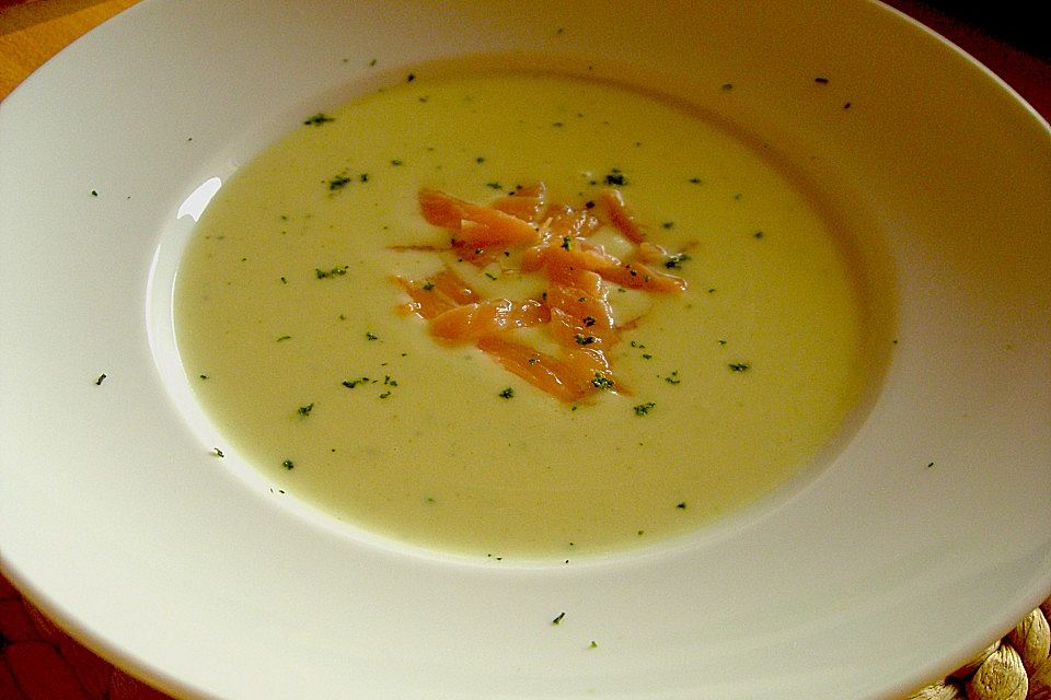 Kartoffelsuppe mit Lachs