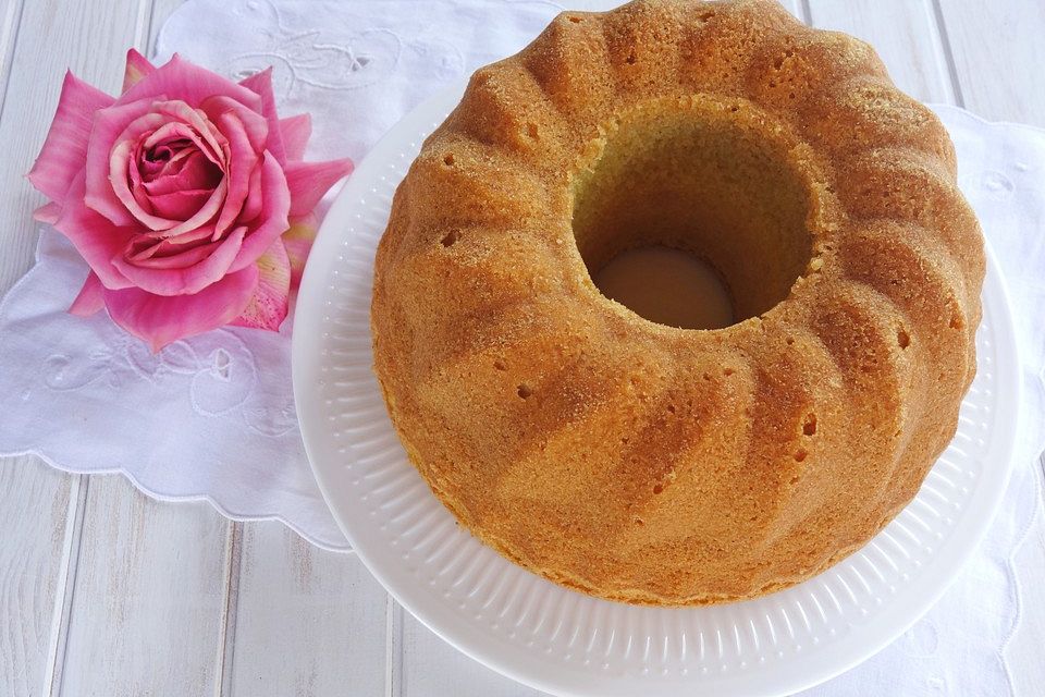 Mausis schneller, saftiger Eierlikörkuchen