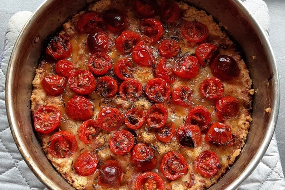 Tomaten-Quiche mit Käsekruste