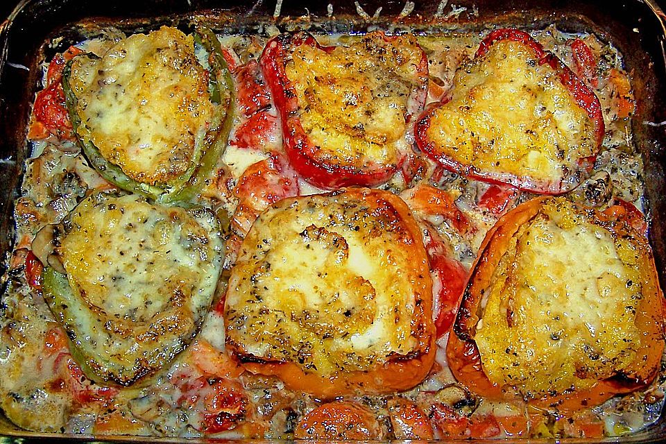 Paprikaschoten mit Maisgrieß  (Polenta) gefüllt