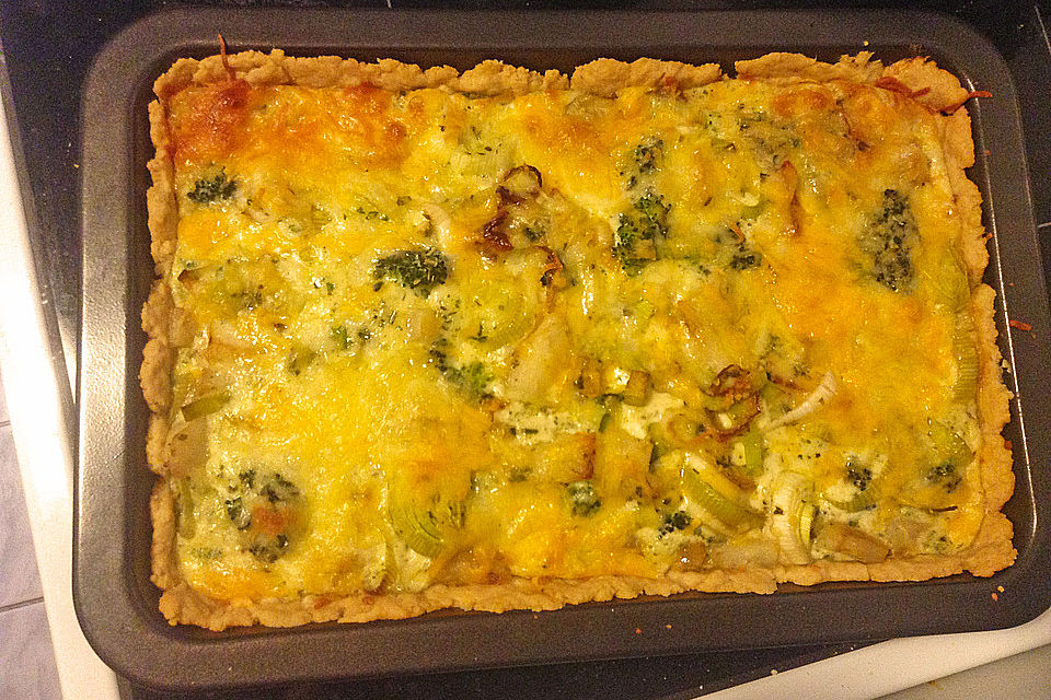 Brokkoli-Porree-Kohlrabi-Quiche