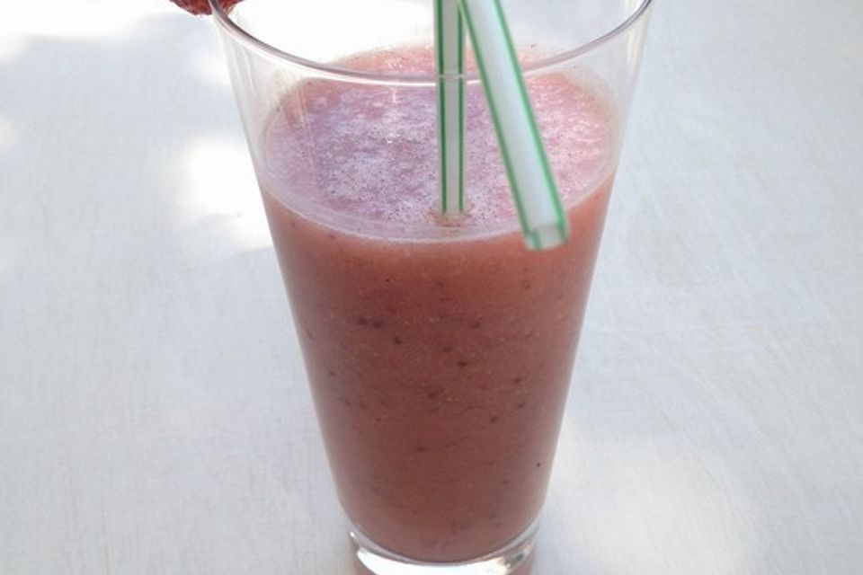 Veganer Bananen-Beeren-Shake