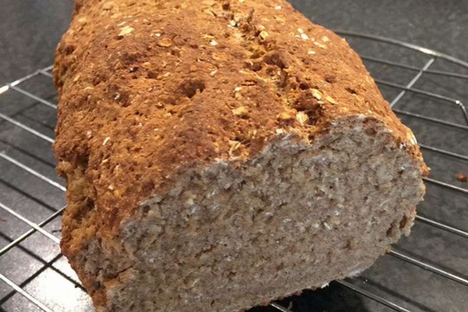 Joghurtbrot mit Haferflocken