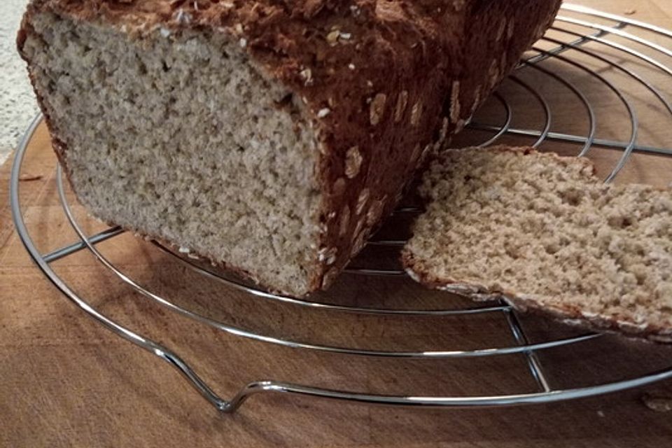 Joghurtbrot mit Haferflocken