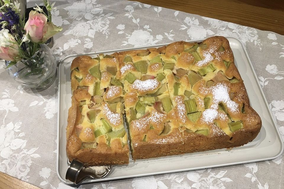 Feiner Rhabarberkuchen