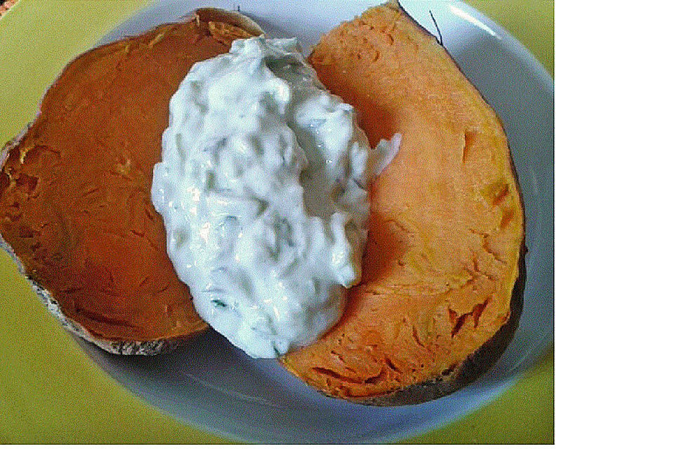 Süßkartoffeln mit würzigem Quarkdip