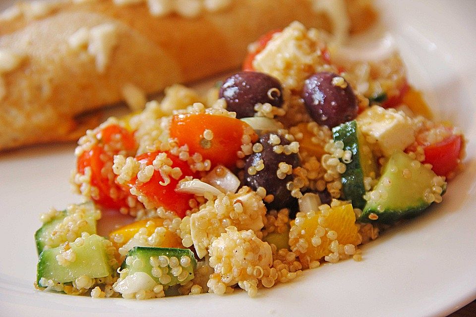 Quinoa-Schafskäse-Salat