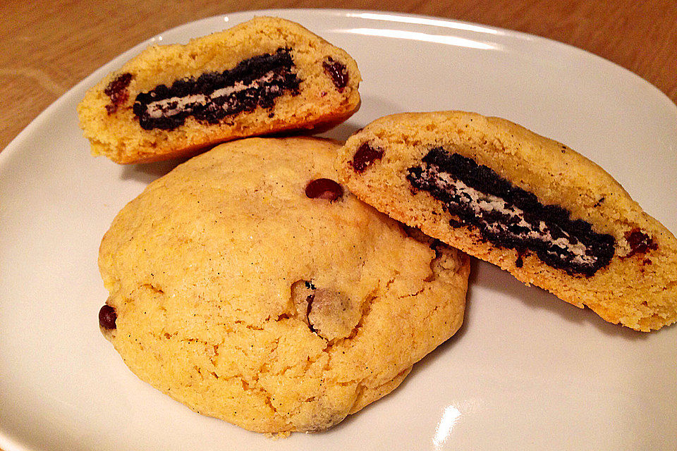 Chocolate-Chip-Oreo-Cookies