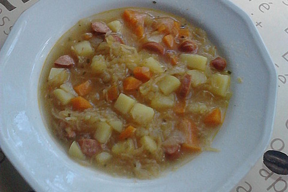 Russisch-österreichische Sauerkrautsuppe