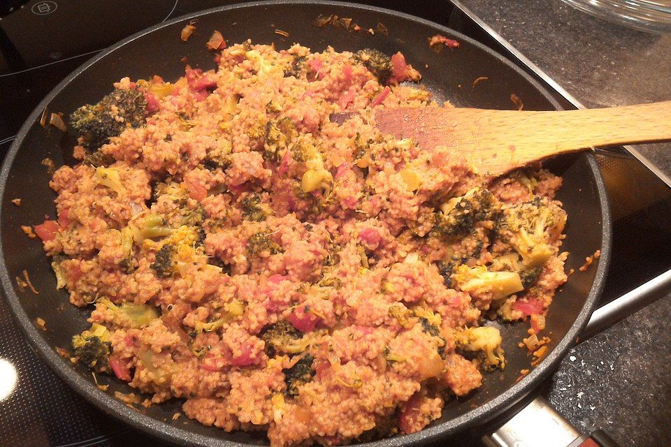 Tomaten-Couscous mit Brokkoli