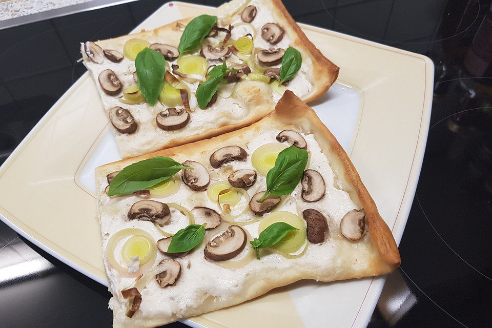 Flammkuchen mit Champignons