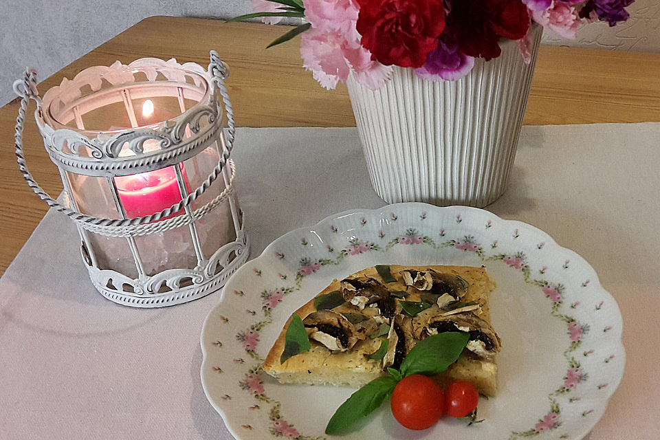 Flammkuchen mit Champignons