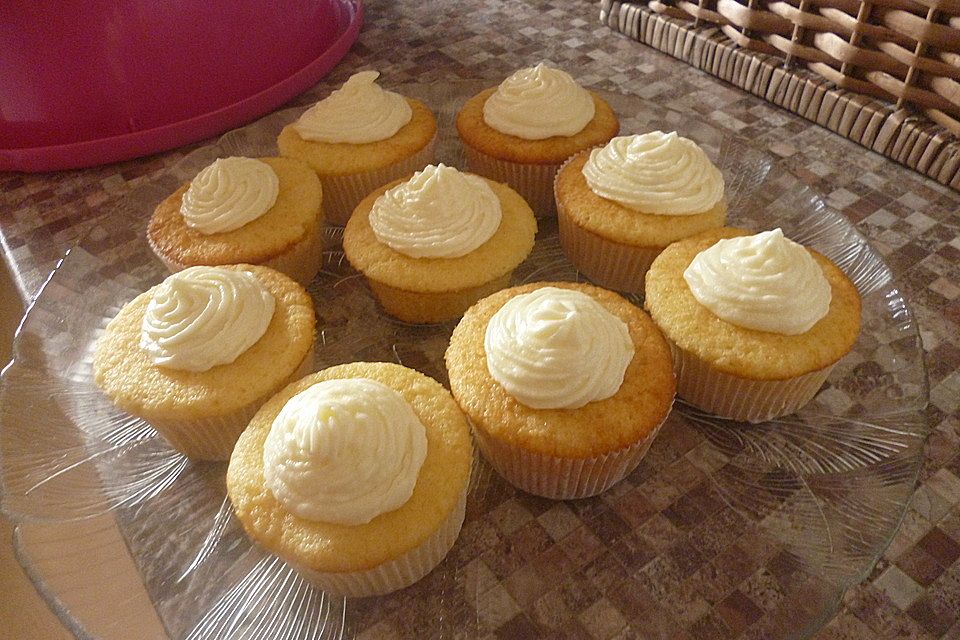 Rosenwasser-Cupcakes mit Mascarponefrosting