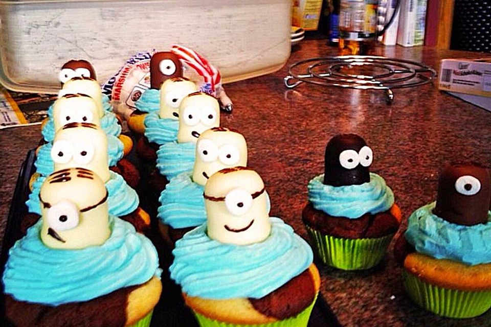 Minion Cupcakes