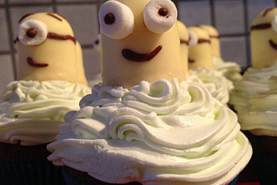 Minion Cupcakes