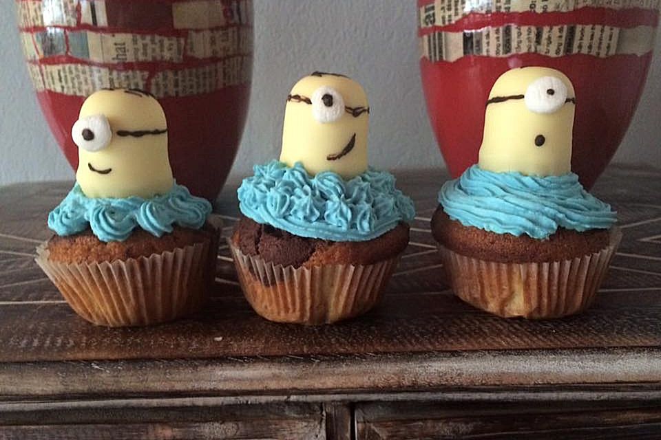 Minion Cupcakes