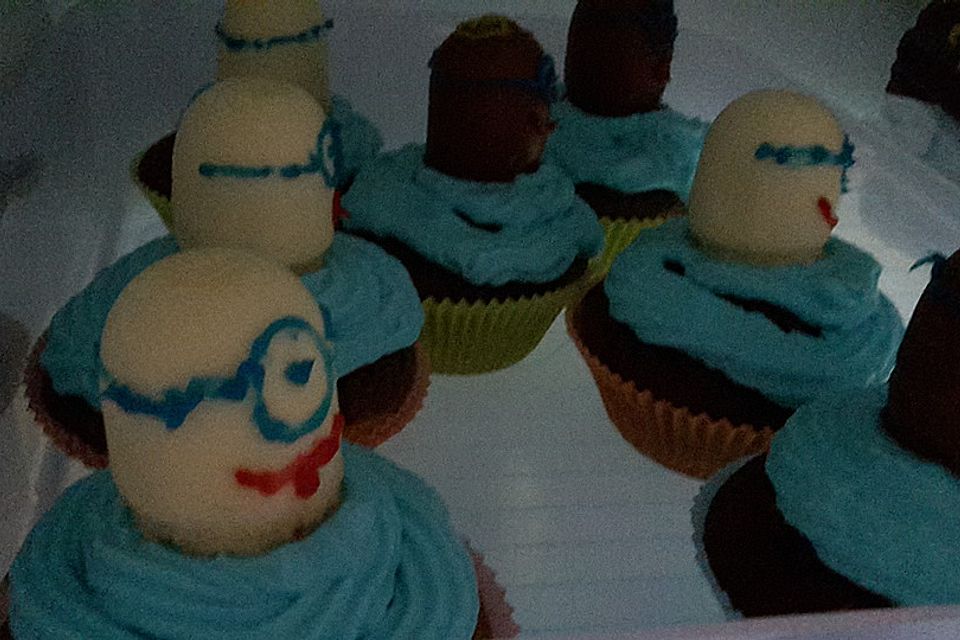 Minion Cupcakes