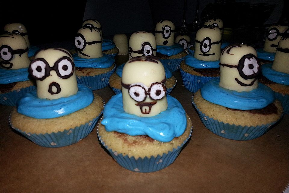 Minion Cupcakes