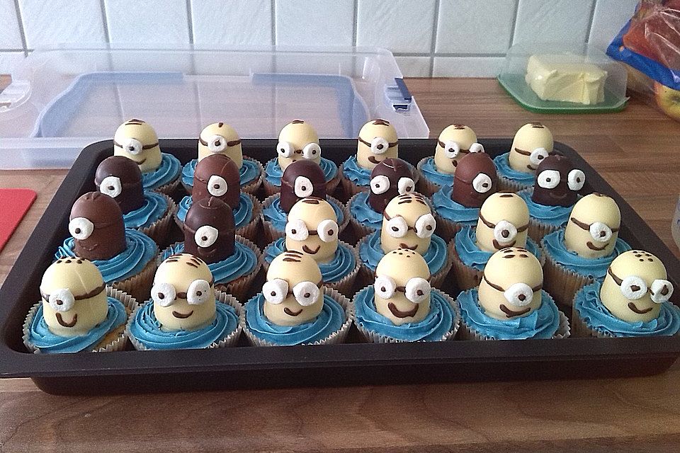 Minion Cupcakes