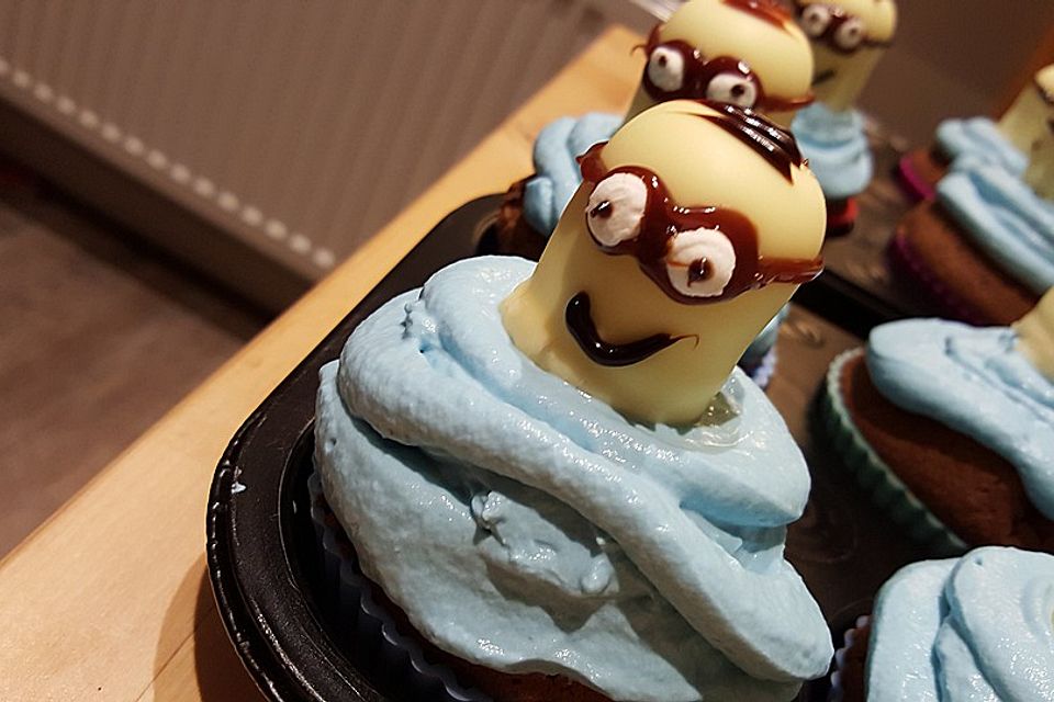 Minion Cupcakes