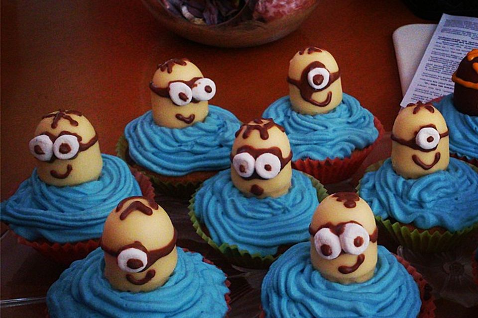 Minion Cupcakes