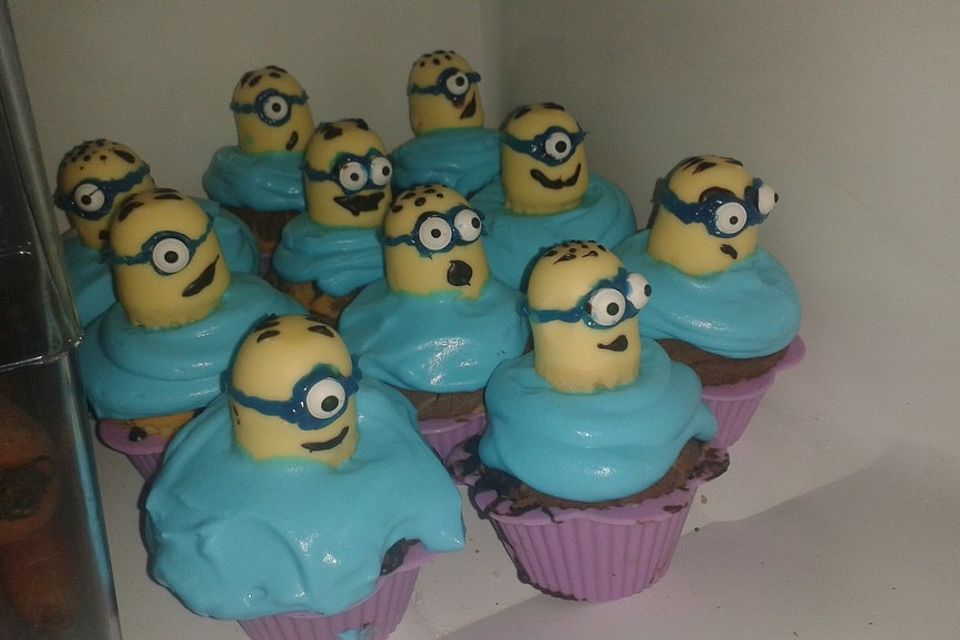 Minion Cupcakes