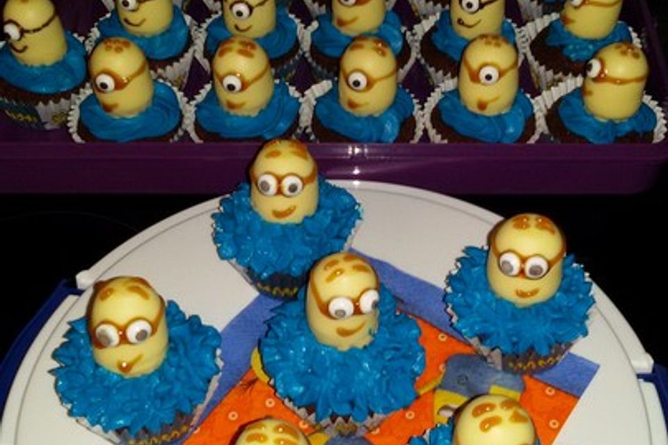 Minion Cupcakes