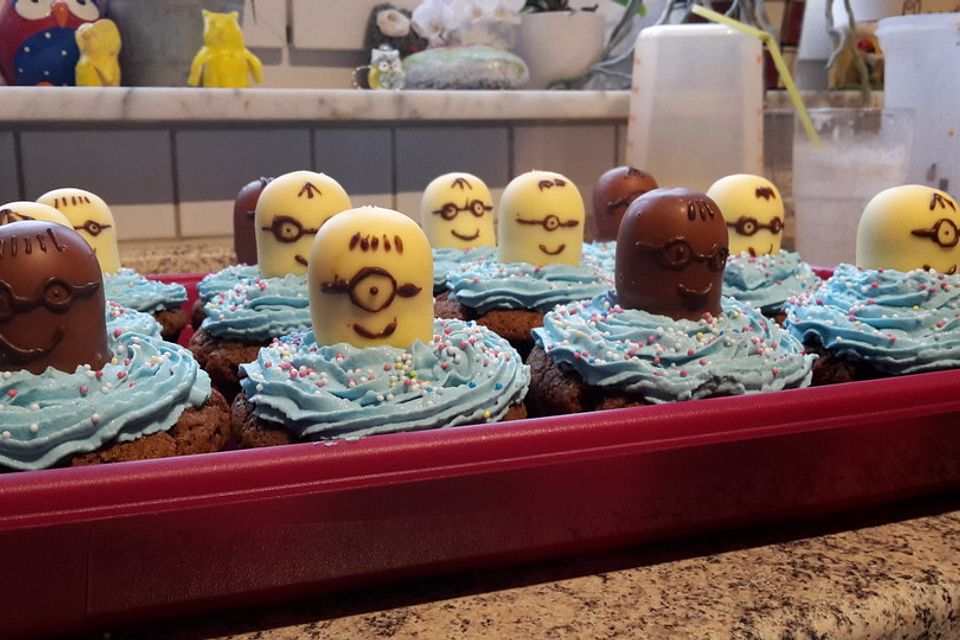 Minion Cupcakes