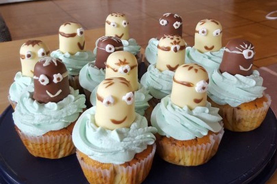 Minion Cupcakes