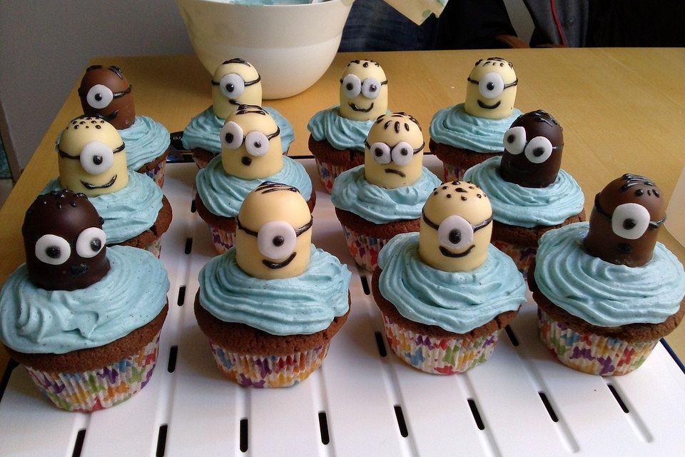 Minion Cupcakes