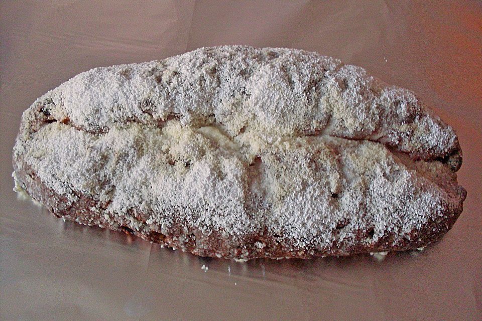 Saftiger Quarkstollen