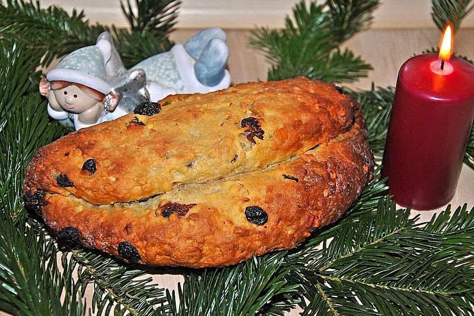 Saftiger Quarkstollen