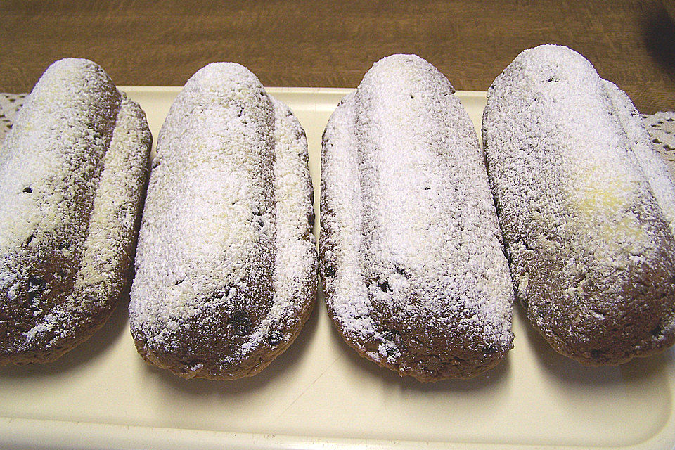 Saftiger Quarkstollen