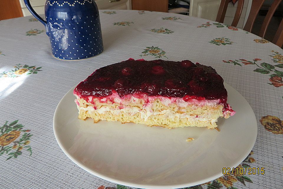 Waffeltorte mit Roter Grütze