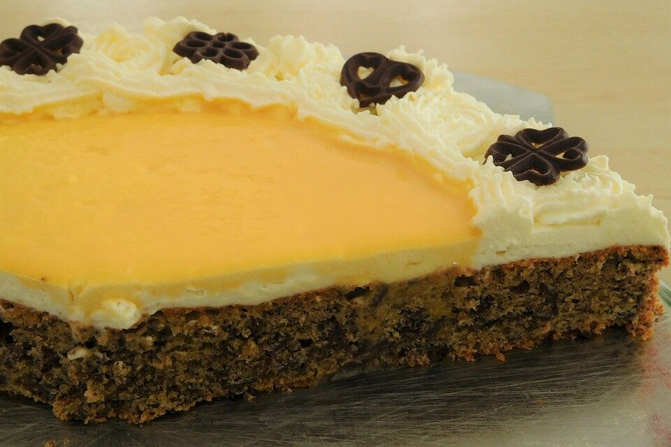 Eierlikör-Sahnetorte