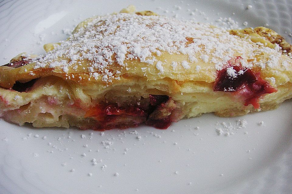 Milirahmstrudel mit Zwetschken