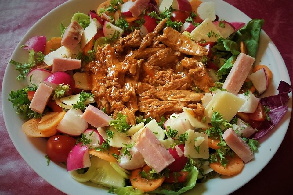 Bunter Salat mit Thunfisch