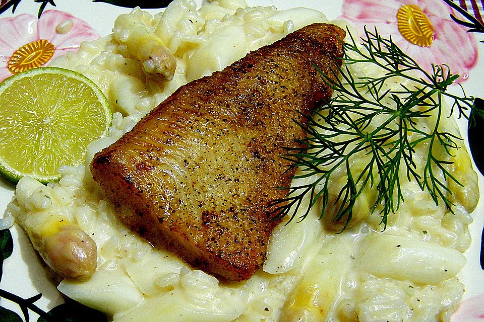 Heilbuttfilet auf Spargelrisotto