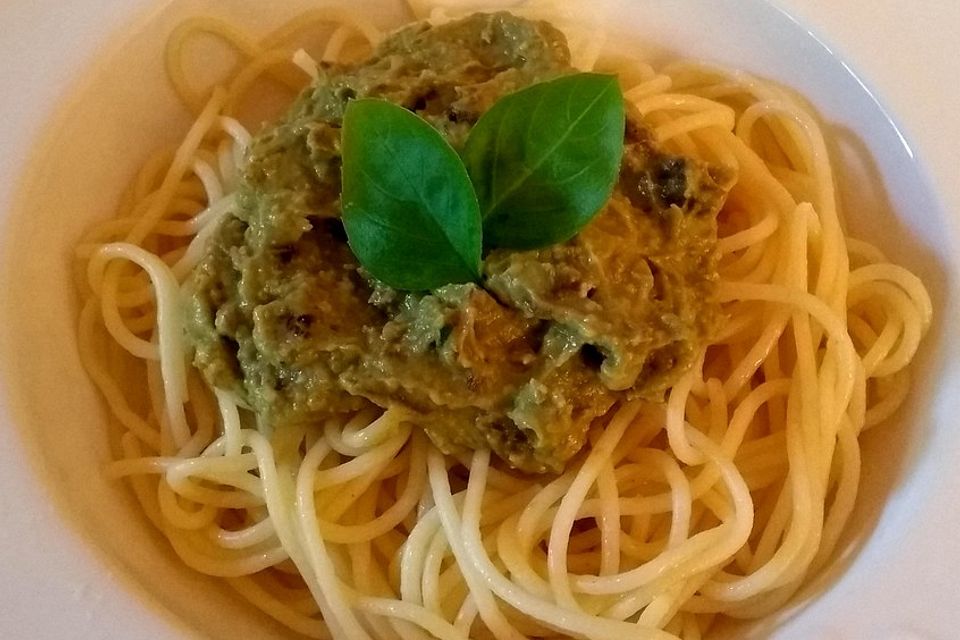 Spaghetti mit Avocado-Pesto