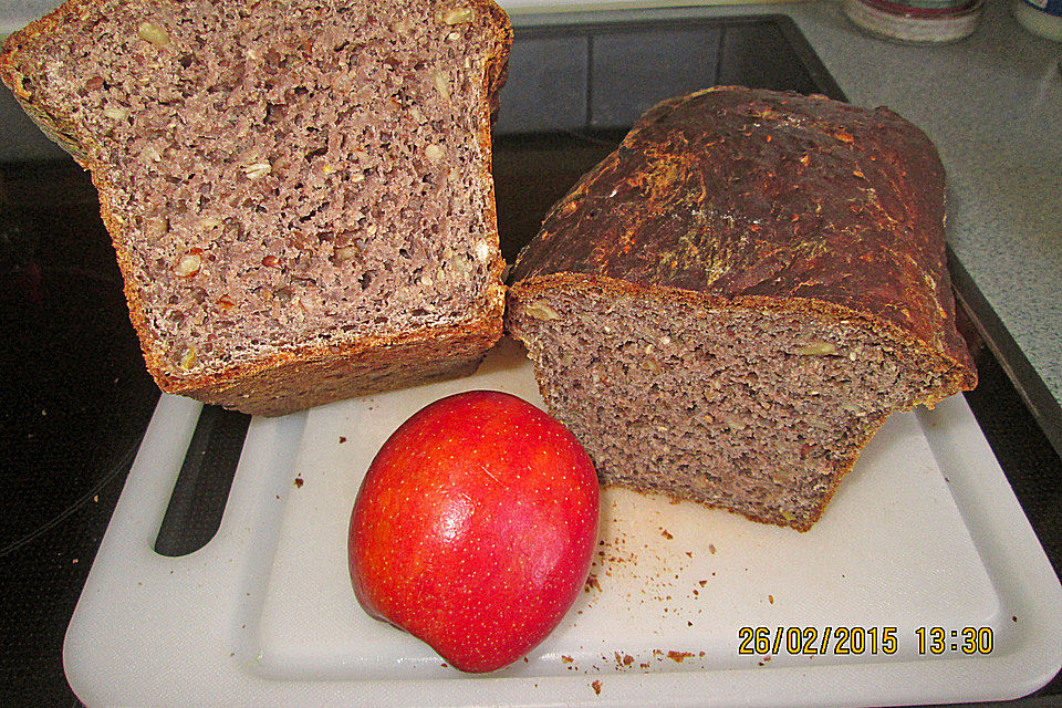 Dinkelvollkornbrot mit Walnüssen