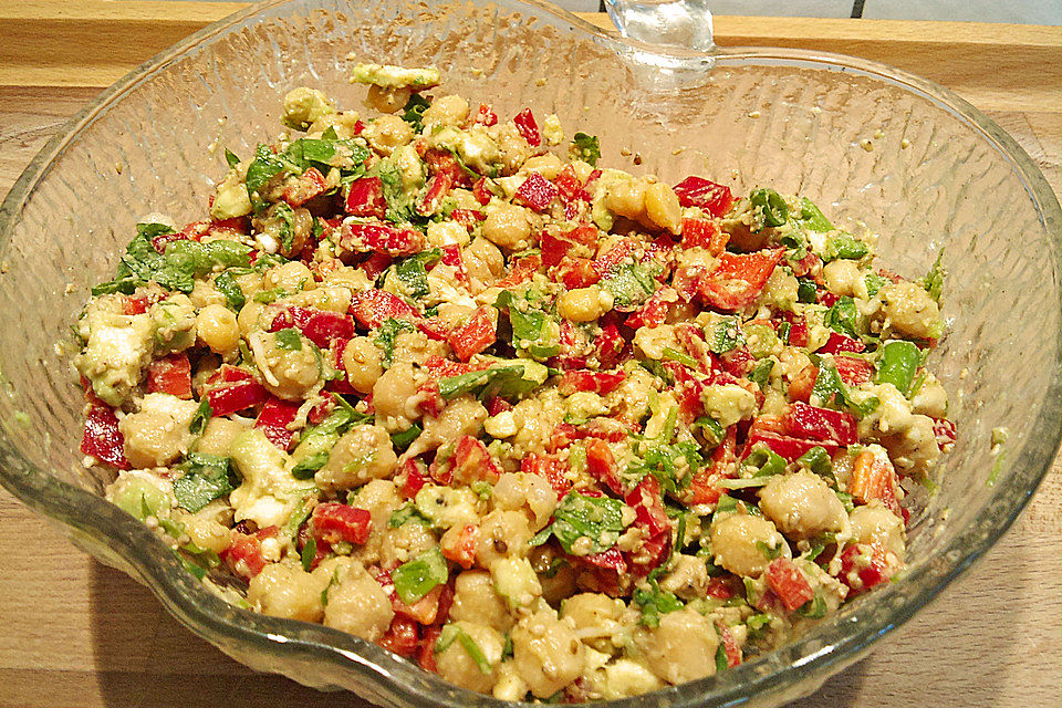 Kichererbsensprossensalat mit Tahinidressing