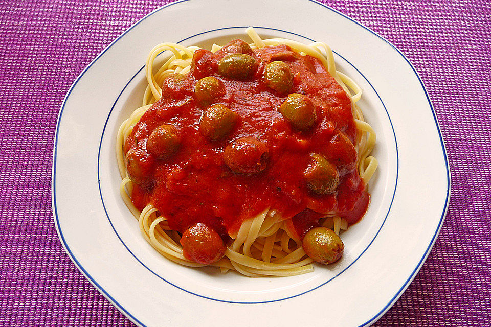 Spaghetti mit Tomatensauce